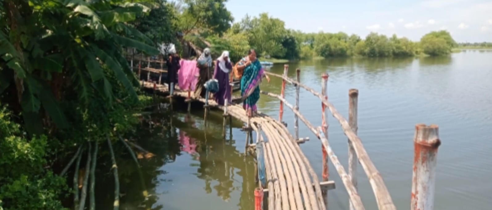 আম্ফানে ধ্বংস, ৭ বছরেও নির্মাণ হয়নি প্রতাপনগরের গুরুত্বপূর্ণ সড়ক
