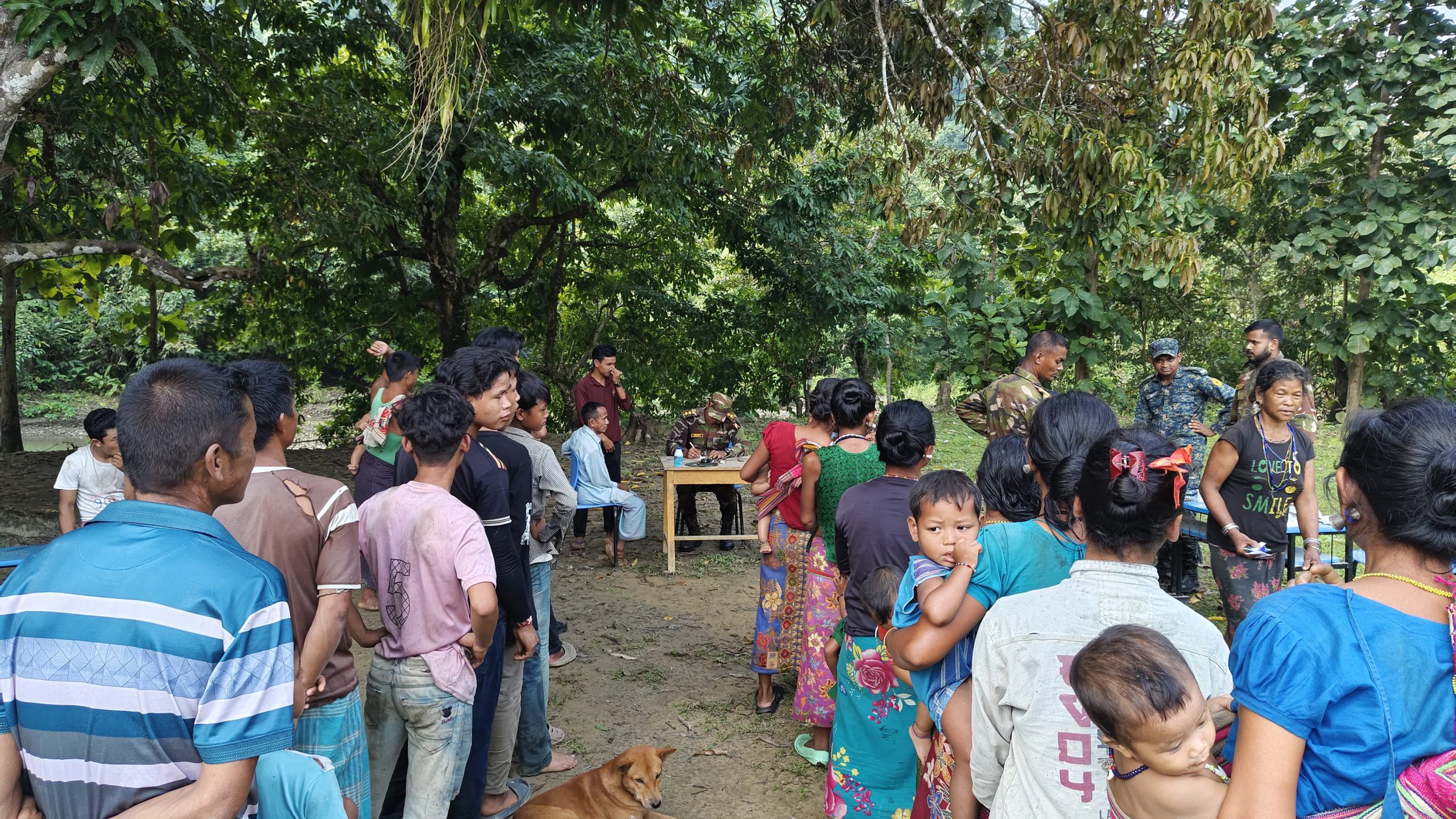 দুর্গম পাহাড়ি জনগোষ্ঠীদের মাঝে আলীকদম সেনাজোনের চিকিৎসা-ঔষধ সেবা কার্যক্রম প্রদান