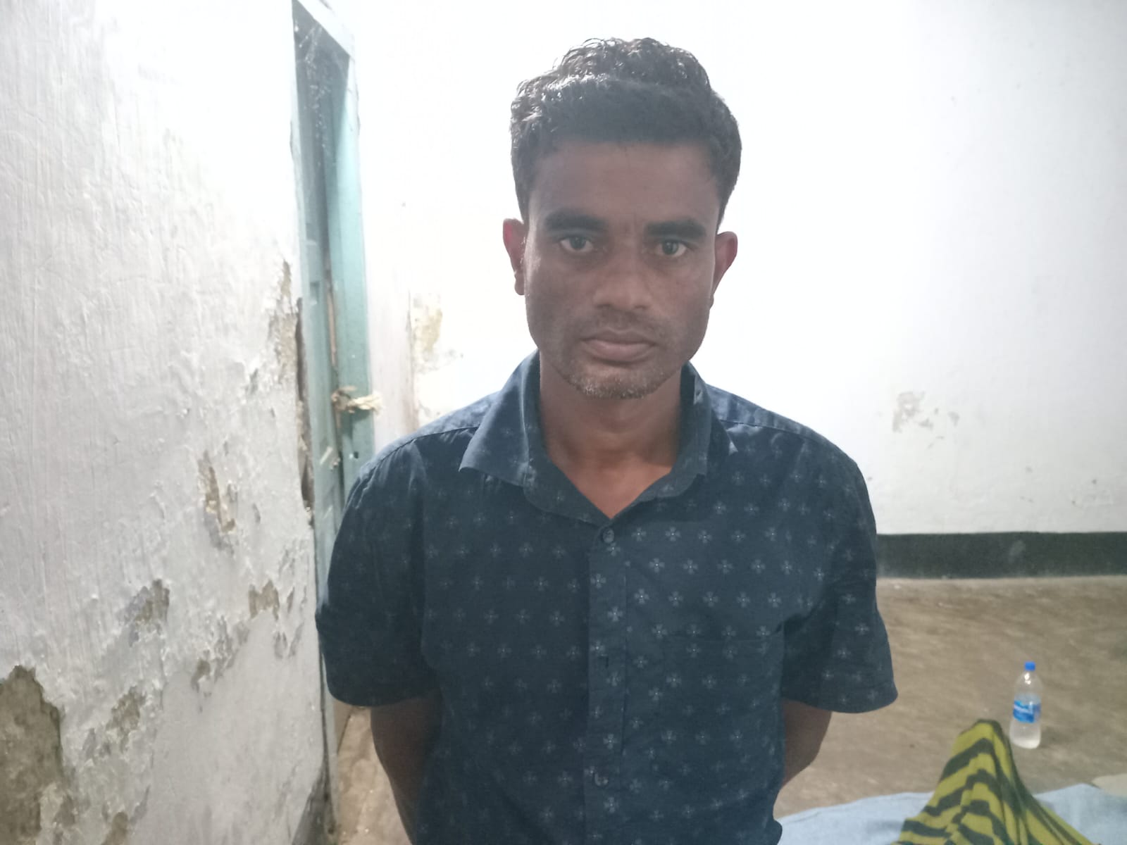 ঘোড়াঘাটে ১৯৮ পিস ইয়াবাসহ ইউপি সদস্য গ্রেপ্তার