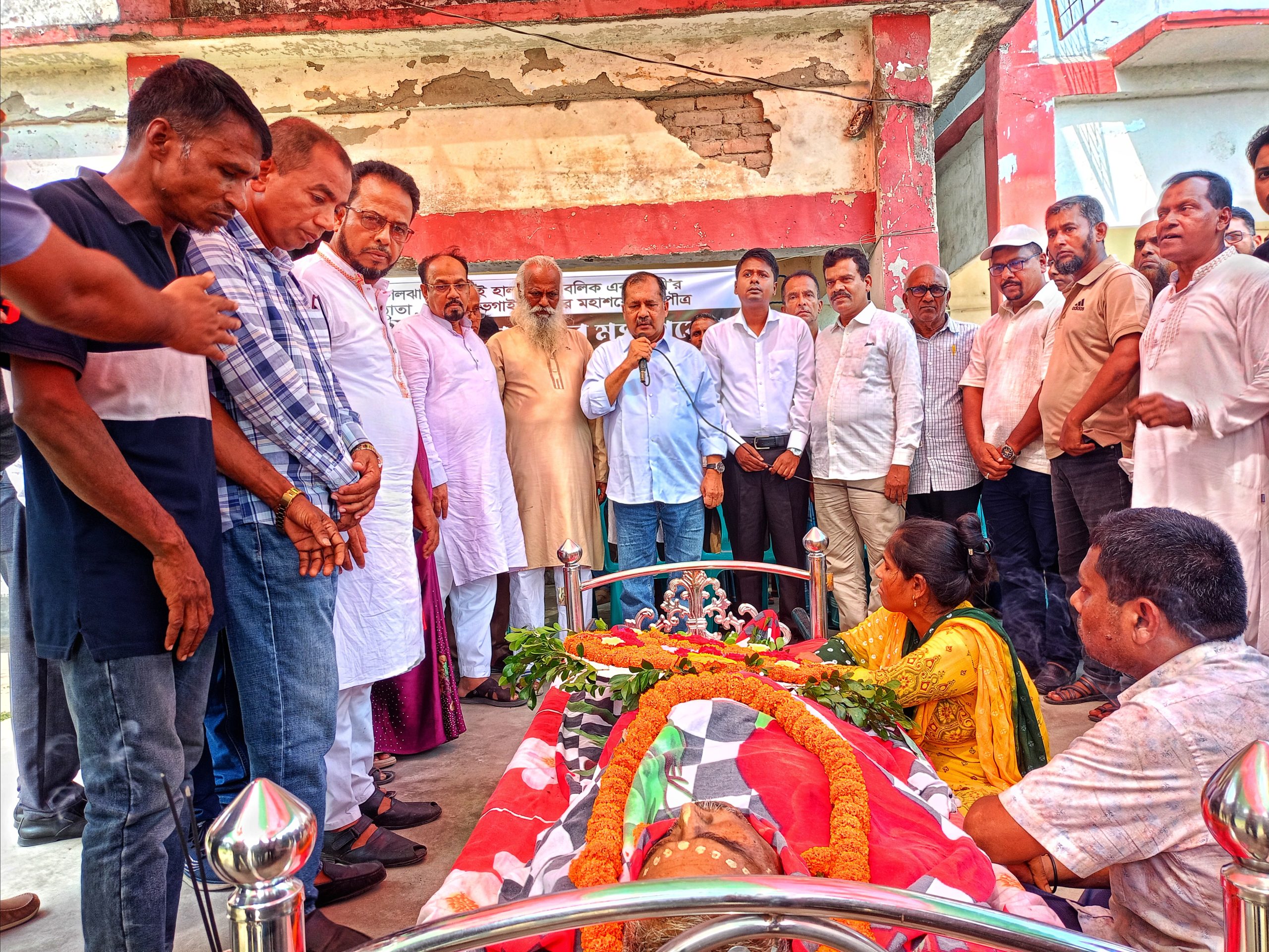 আগৈলঝাড়ায় অবনী ভূষণ হালদারের মৃত্যুতে এমপি জহির উদ্দিন স্বপনের সমবেদনা