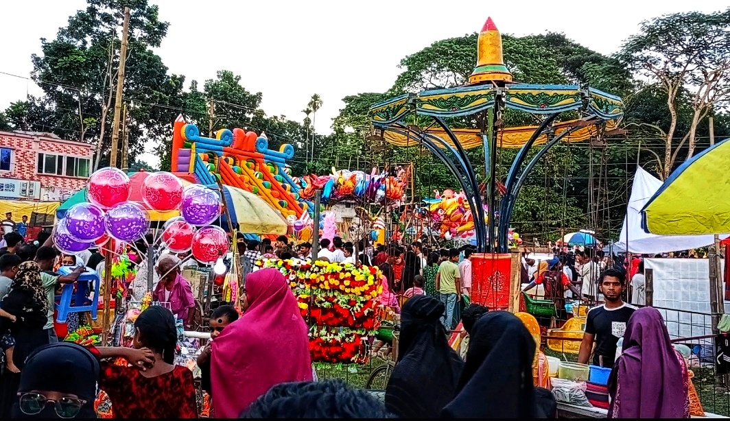 আগৈলঝাড়া গৈলা মাঠে শত বছরের লক্ষ্মীদশহরা মেলা অনুষ্ঠিত, ছিলো জমজমাট