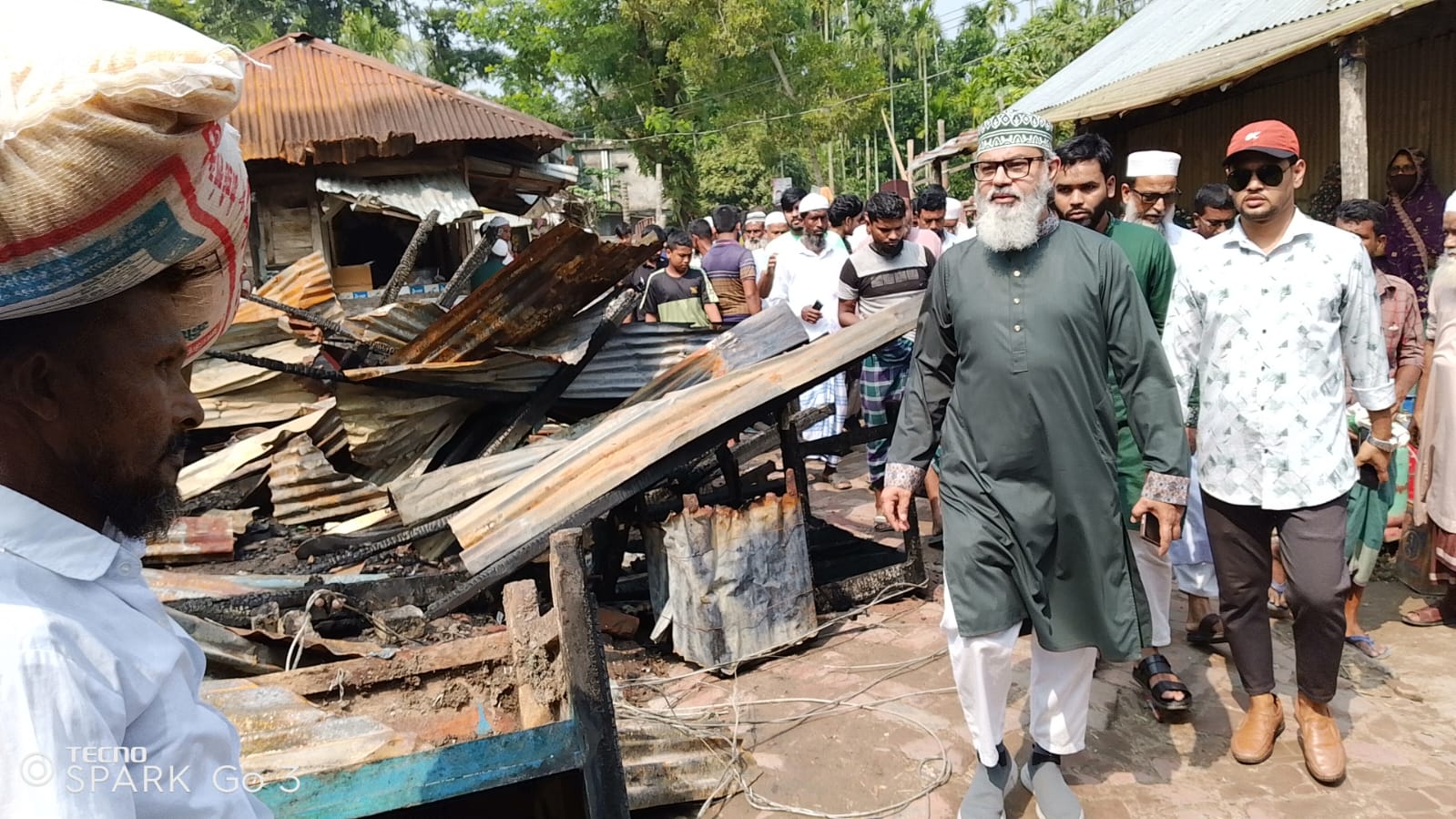 জিয়ানগরে অগ্নিকাণ্ডে হোটেল ভস্মীভূত : দুটি দোকান আংশিক ক্ষতিগ্রস্ত