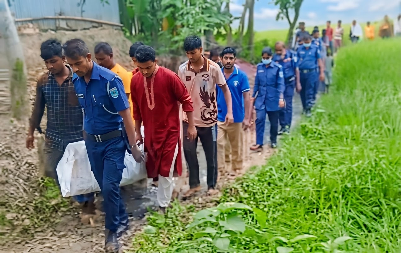 ঘর থেকে গৃহবধূর মরদেহ উদ্ধার, স্বামী-শাশুড়ি পলাতক