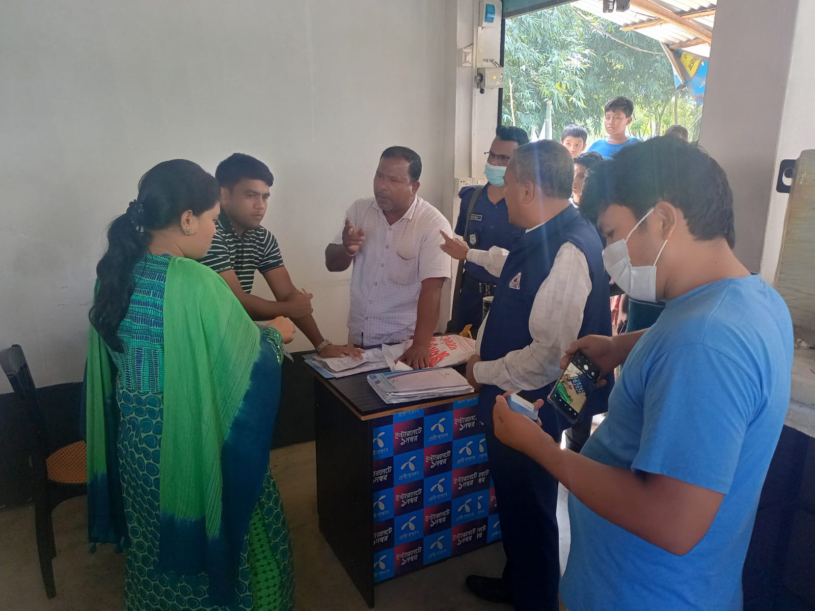 তারাগঞ্জে ‘মা লক্ষ্মী মিনি পাম্প’কে ৩০ হাজার টাকা জরিমানা
