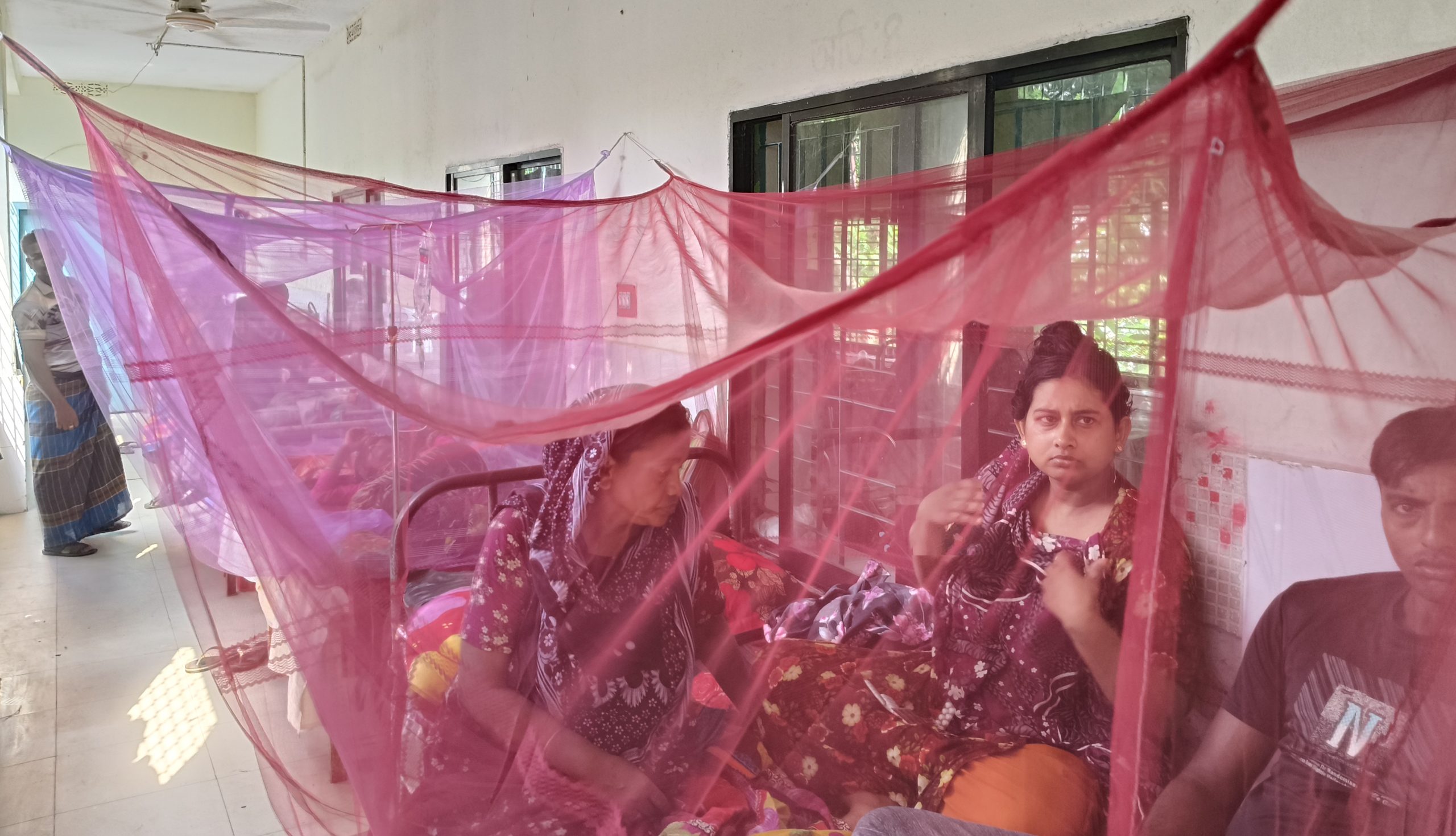 কালীগঞ্জে কীট সংকটে স্বাস্থ্য কমপ্লেক্সে ডেঙ্গু পরীক্ষা বন্ধ