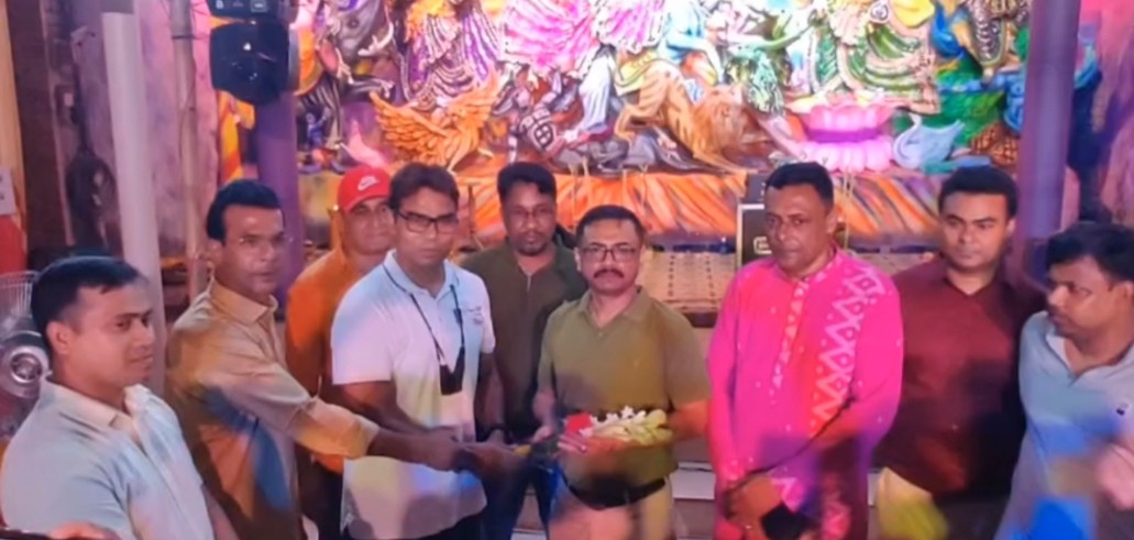 লোহাগড়ায় পূজামণ্ডপ পরিদর্শনে পুলিশ সুপার আল মামুন সিকদার