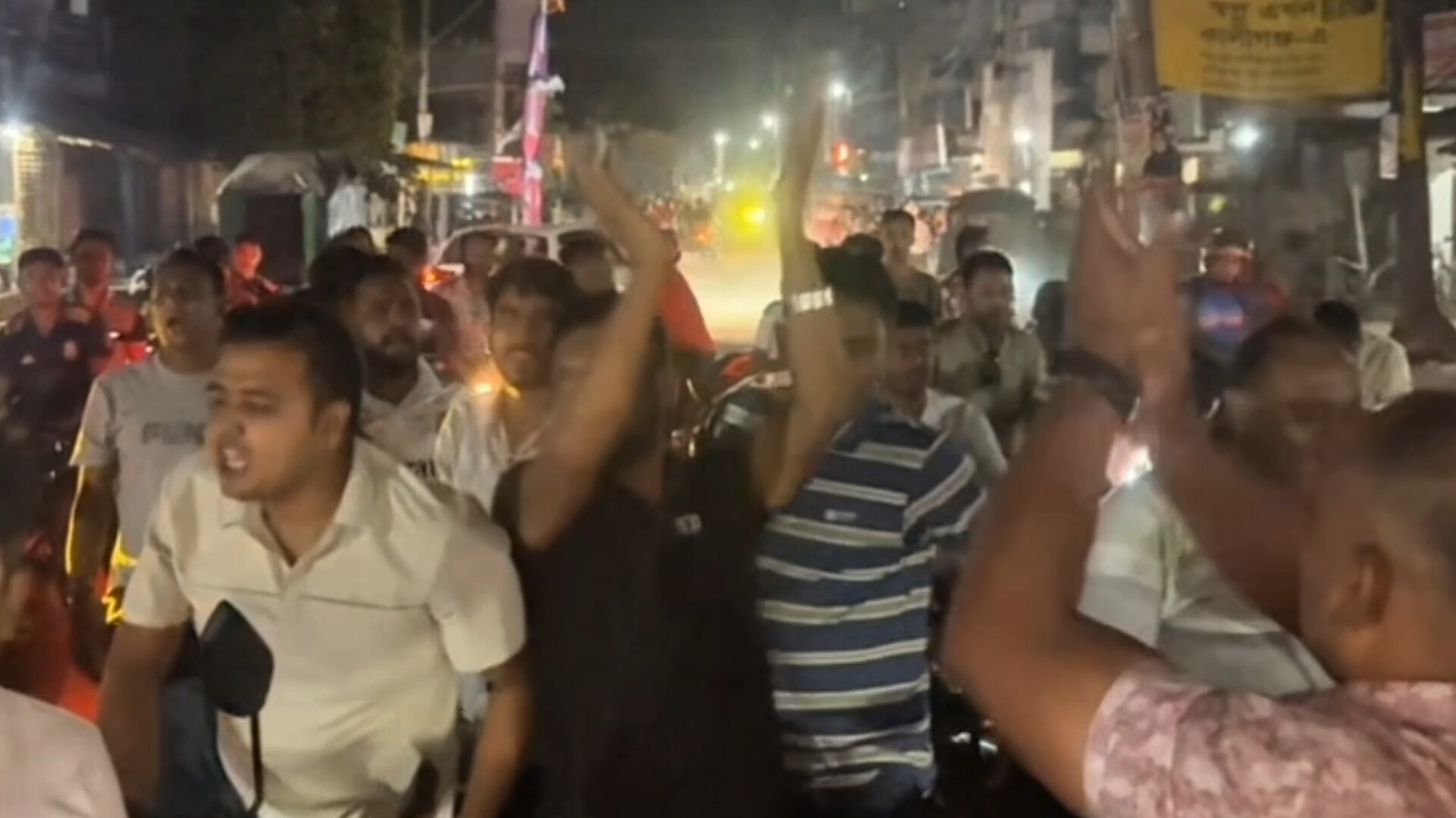 এমপি আবু তালিবের বক্তব্য ঘিরে কালীগঞ্জে বিএনপি-জামায়াতের পাল্টাপাল্টি মিছিল
