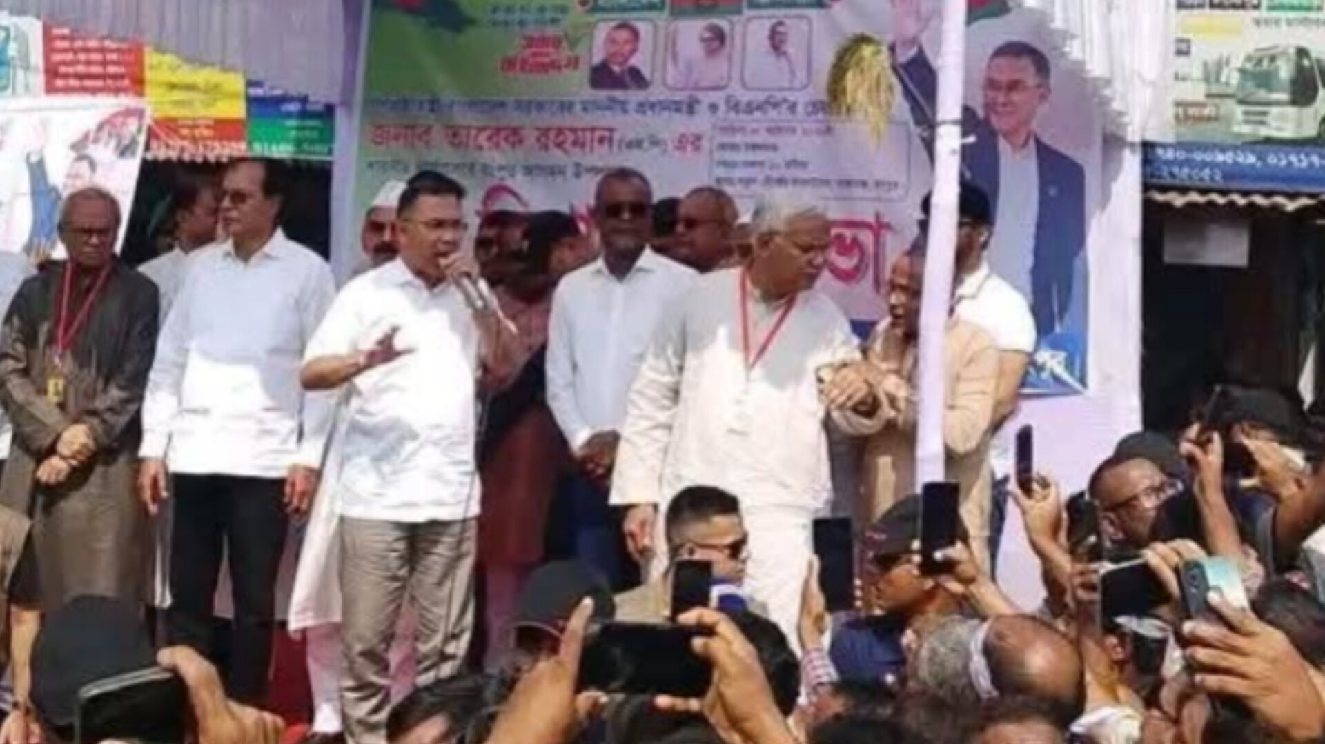 রংপুরের তারাগঞ্জে প্রধানমন্ত্রী তারেক রহমানের আহ্বান: আসুন ঐক্যবদ্ধভাবে দেশকে এগিয়ে নিয়ে যাই