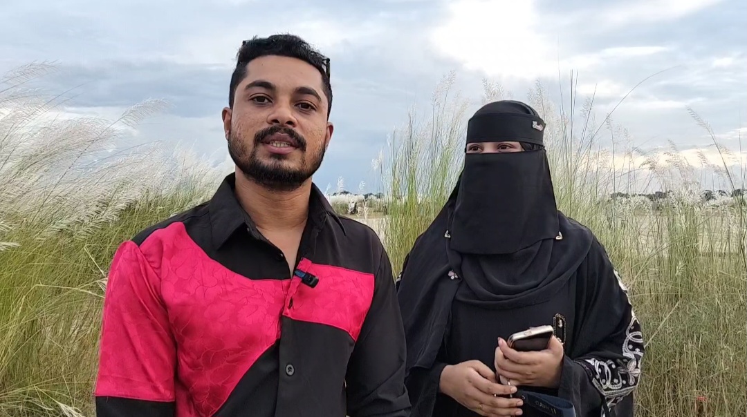 কাশবনে শরতের হাতছানি, প্রকৃতির টানে ছুটছেন মানুষ নেত্রকোনায়