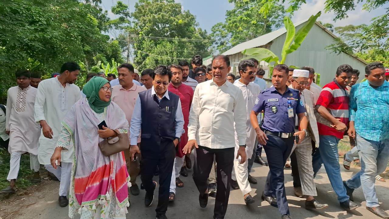 শরীয়তপুরে প্রধানমন্ত্রীর রাজনৈতিক সিদ্ধান্তে কৃষি বিশ্ববিদ্যালয় স্থান পরিদর্শন