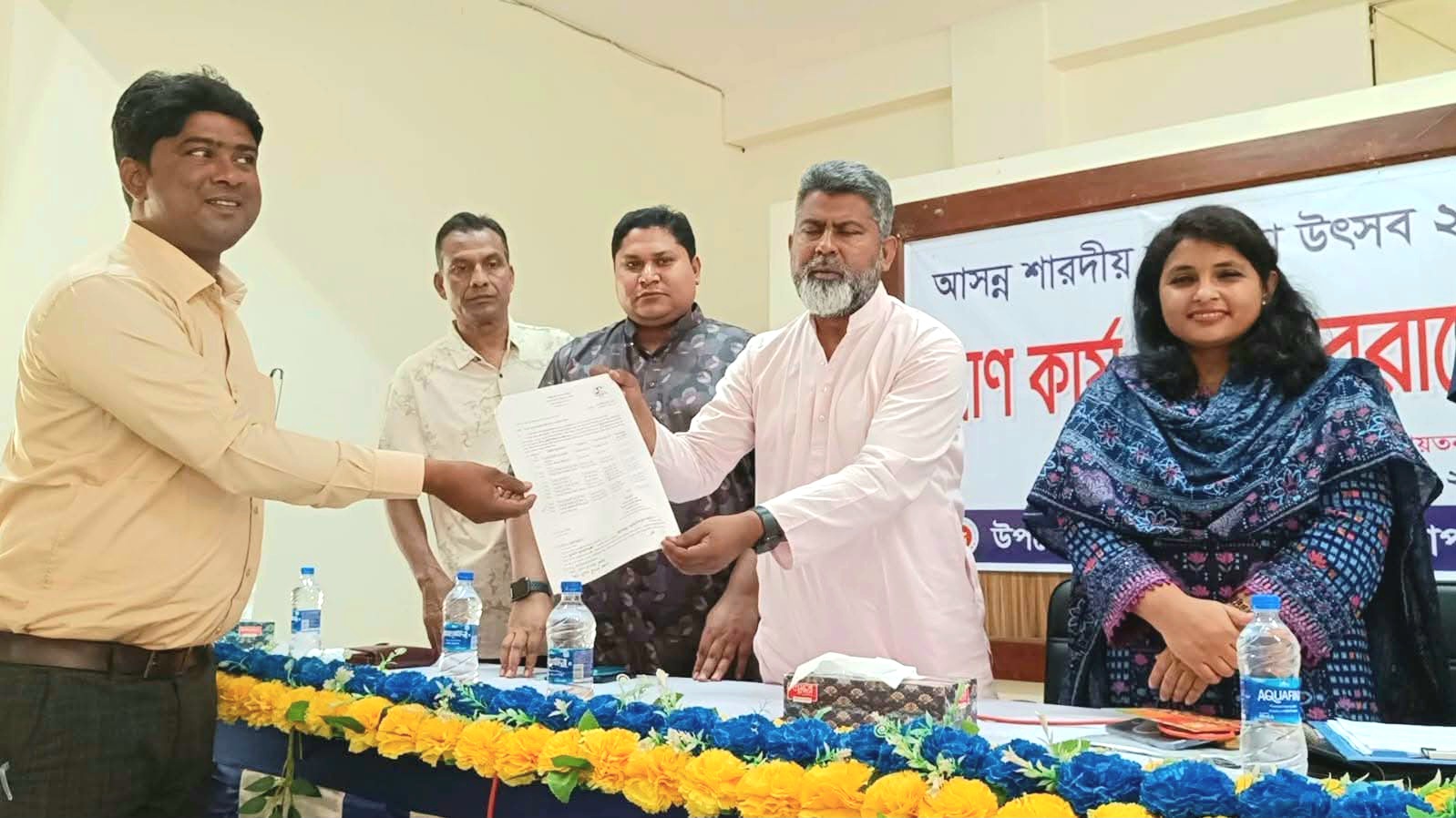 বদলগাছীতে ১০৮ দুর্গামন্দিরে ৬৪ মেট্রিক টন চাল বিতরণ